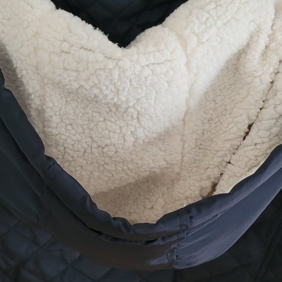 Winter Coat - Women's - Picture 4 of 9